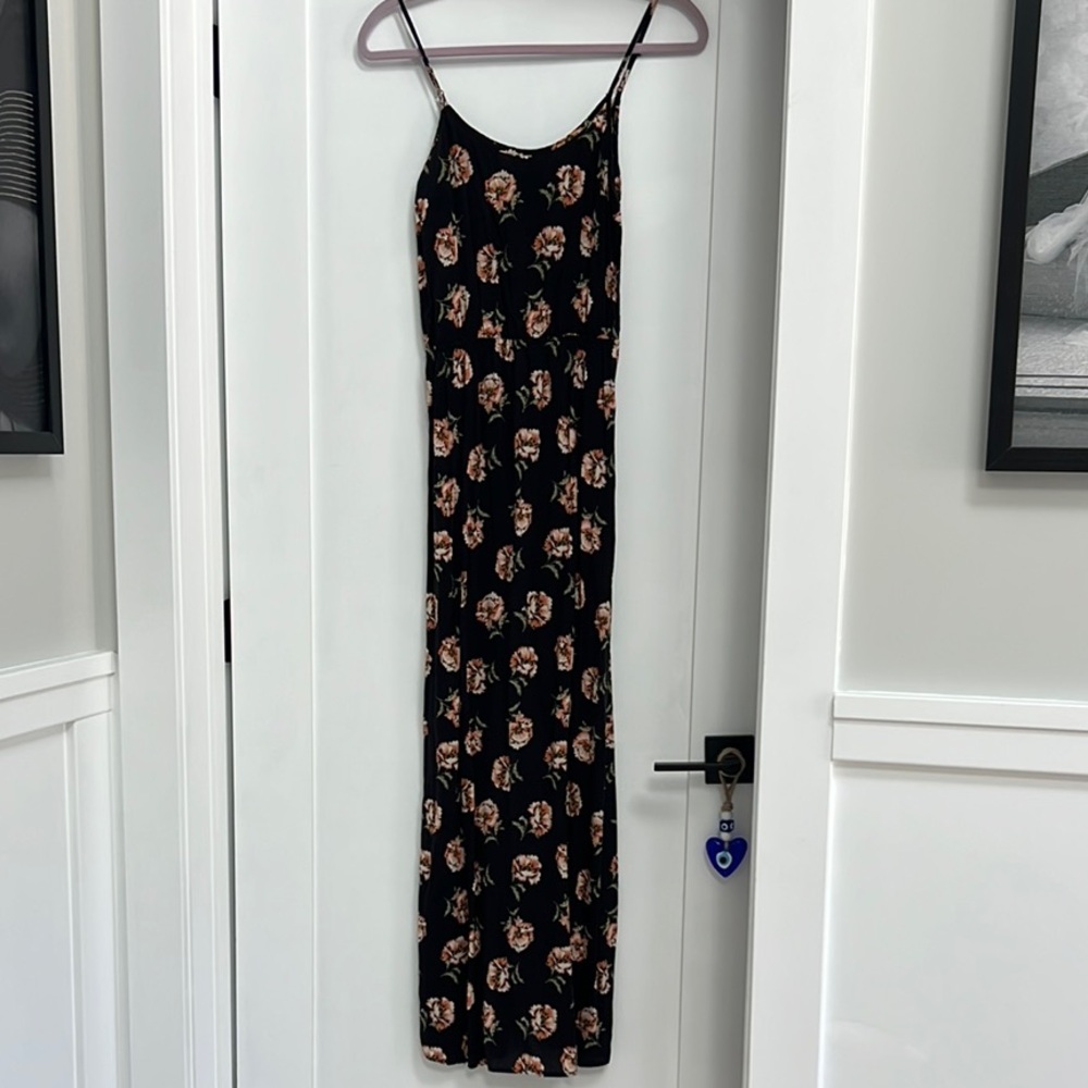 Forever 21 Black and Cream Floral Maxi Dress